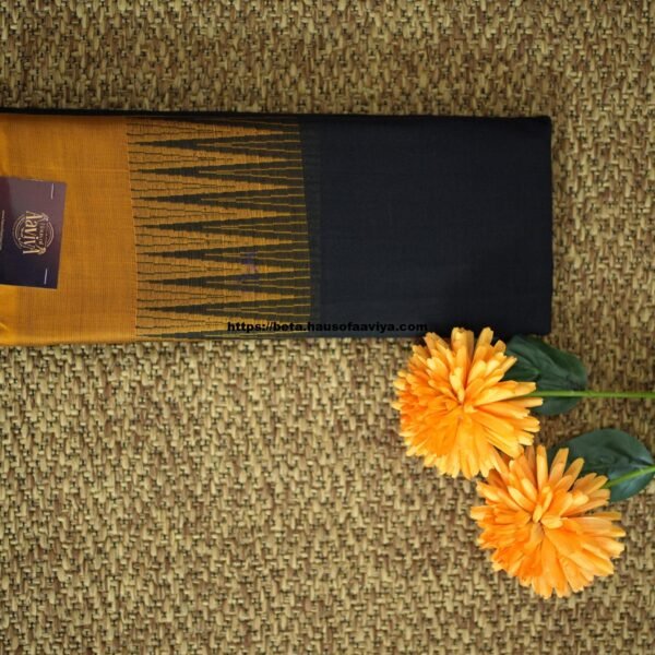 Narayanpet Handloom Cotton Saree with Traditional Border