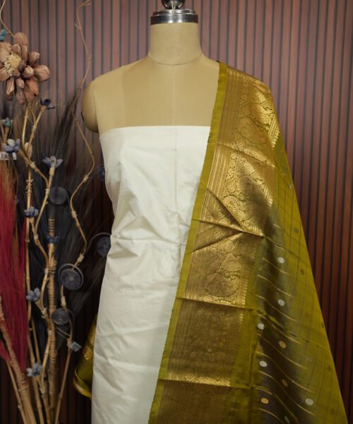 Alternative view of Pure Silk Gadwal Handloom Dupatta