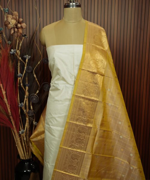 Alternative view of Pure Silk Gadwal Handloom Dupatta