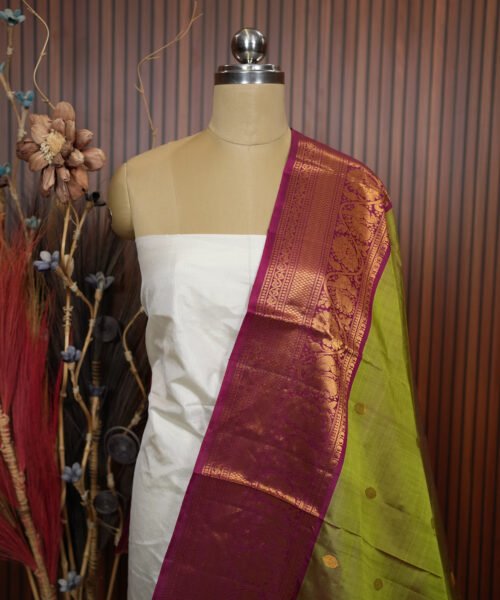 Alternative view of Pure Silk Gadwal Handloom Dupatta