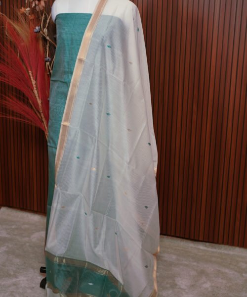 Alternative view of Handloom Maheshwari Silk Cotton Suit Set
