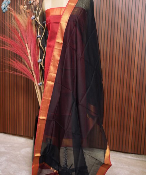 Alternative view of Handloom Maheshwari Silk Cotton Suit Set