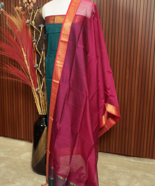 Alternative view of Handloom Maheshwari Silk Cotton Suit Set