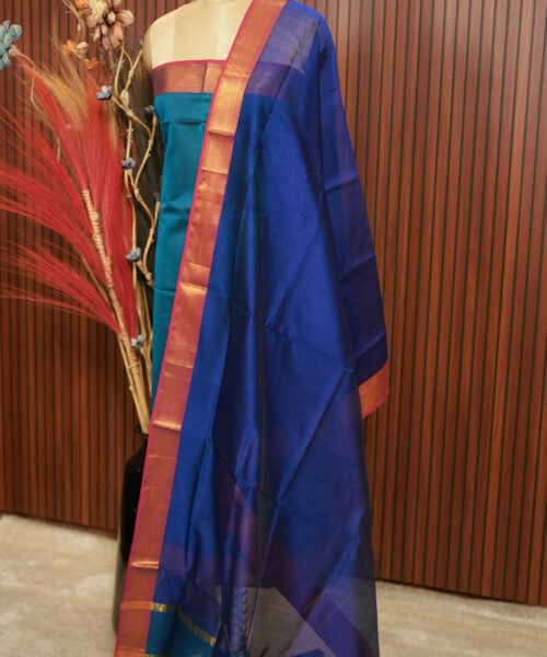 Alternative view of Handloom Maheshwari Silk Cotton Suit Set