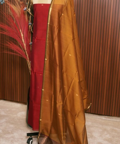 Alternative view of Handloom Maheshwari Silk Cotton Suit Set