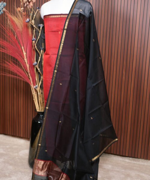 Alternative view of Handloom Maheshwari Silk Cotton Suit Set