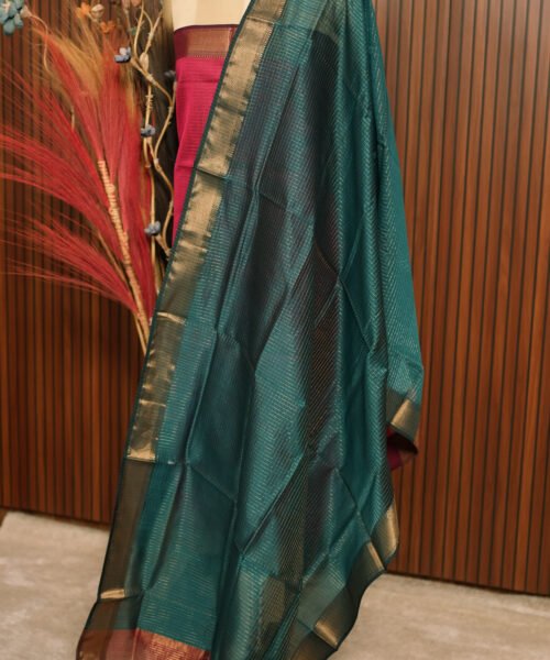 Alternative view of Handloom Maheshwari Silk Cotton Suit Set