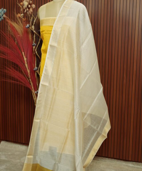 Alternative view of Handloom Maheshwari Silk Cotton Suit Set