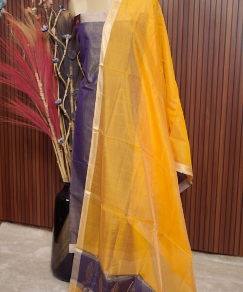 Alternative view of Handloom Maheshwari Silk Cotton Suit Set