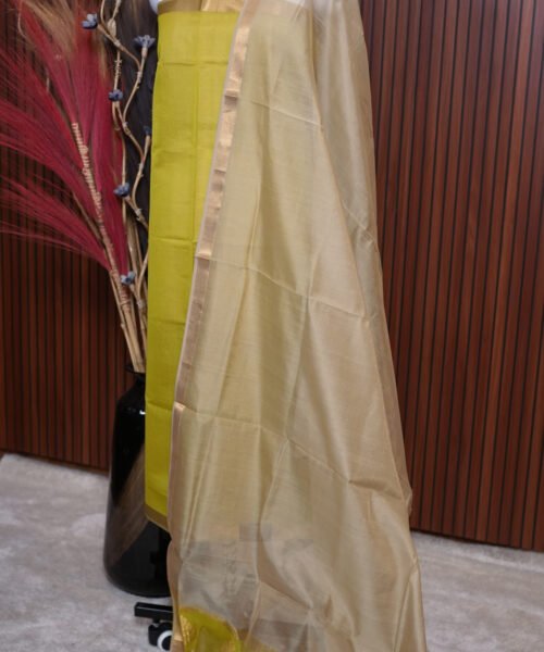Alternative view of Handloom Maheshwari Silk Cotton Suit Set