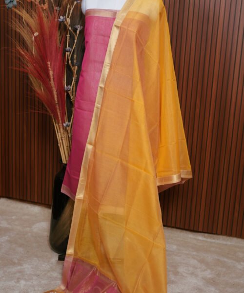 Alternative view of Handloom Maheshwari Silk Cotton Suit Set