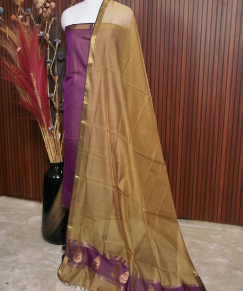 Alternative view of Handloom Maheshwari Silk Cotton Suit Set