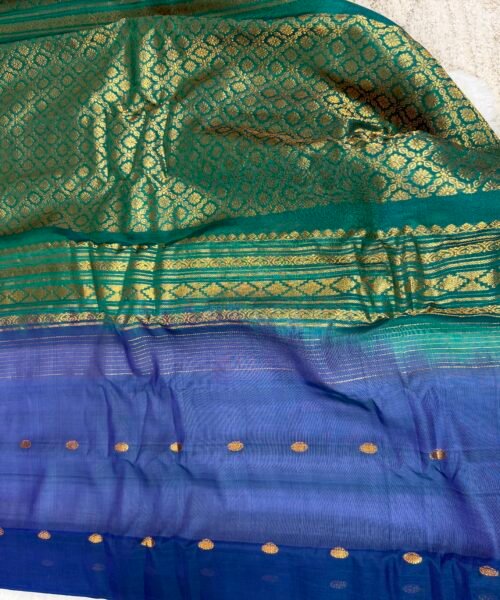 Alternative view of Gadwal Pure Silk Cotton (SICO) Handloom Saree with Contrast Pallu & Blouse