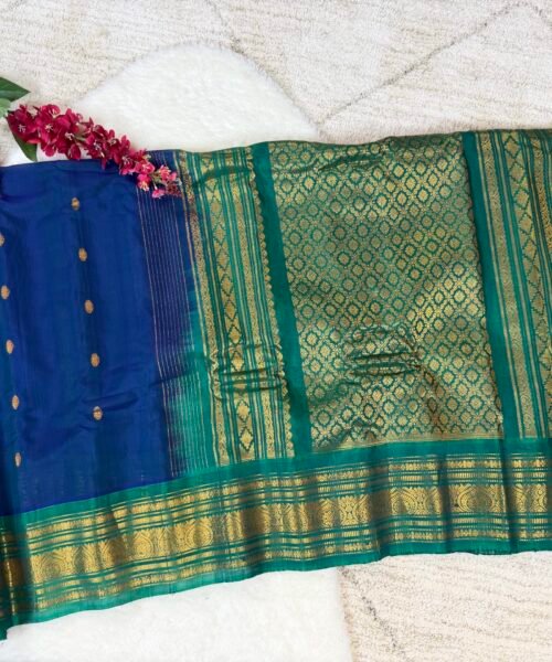 Gadwal Pure Silk Cotton (SICO) Handloom Saree with Contrast Pallu & Blouse