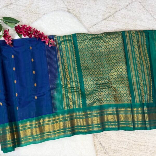 Gadwal Pure Silk Cotton (SICO) Handloom Saree with Contrast Pallu & Blouse