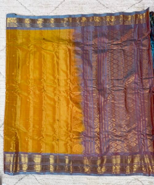 Gadwal Pure Silk Cotton (SICO) Handloom Saree with Contrast Pallu & Blouse