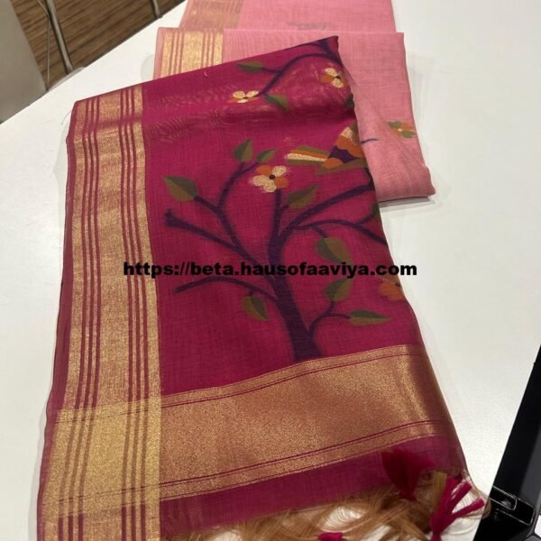 Munga Cotton Saree with Zari Border & Thread Woven Design